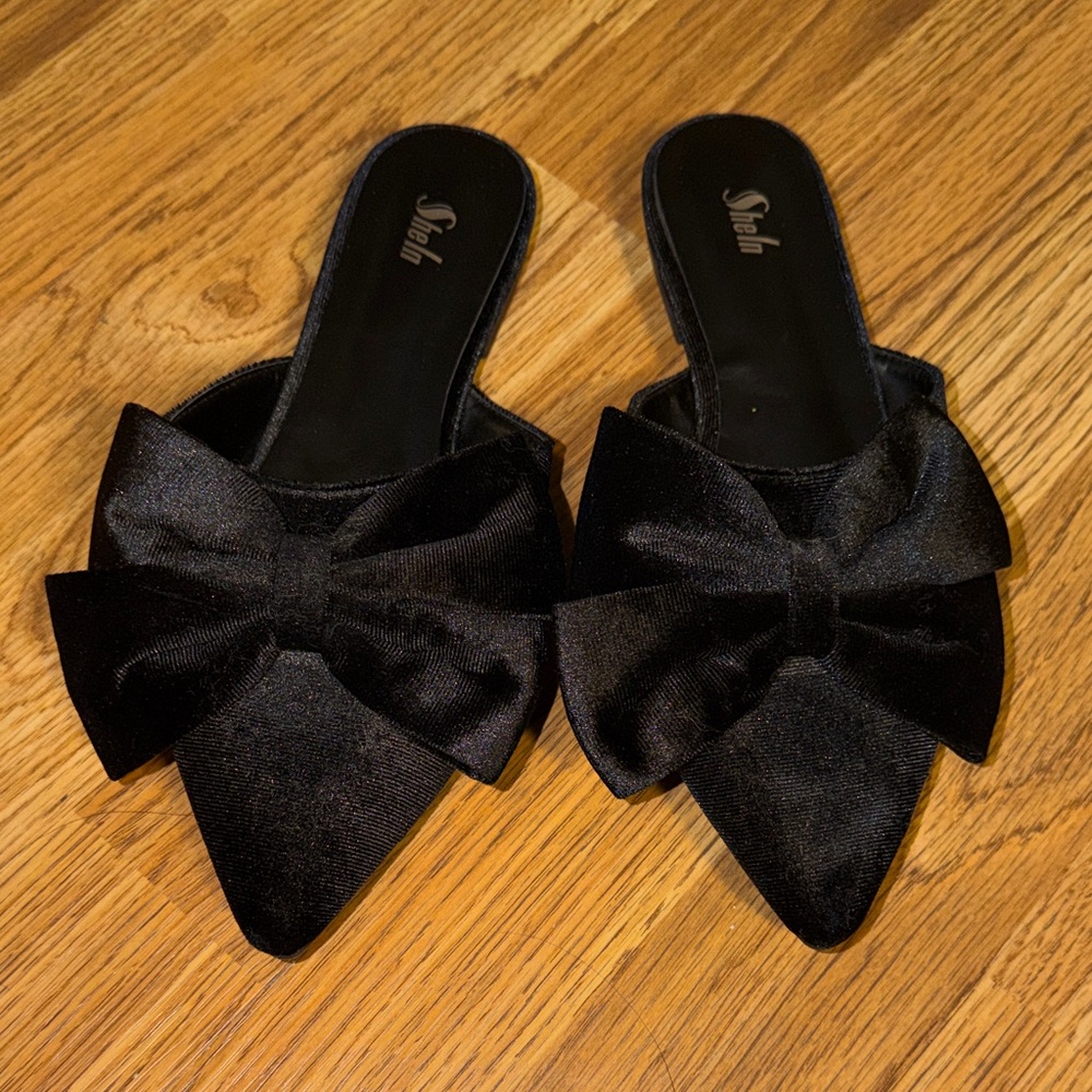 SHEIN Velvet Black Bow Pointed Toe Flats